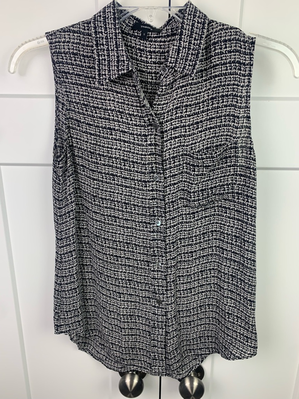 Theory SMALL 100% Silk Sleeveless Blouse Black White Print Career Old Money
